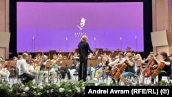 Dirijoarea Orchestrei Ukrainian Freedom: Vrem să îi arătăm lui Putin că nu poți reduce la tăcere ucrainenii
