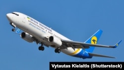 "Ukrainanyň halkara howa liniýalary" (UIA) kompaniýasynyň uçary. Çeşme: ©Shutterstock