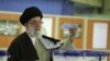 Ayatolahul Ali Khamenei votează