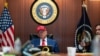 Претседателот на САД Доналд Трамп на состанпок во собата за кризни ситуации во Белата куќа
