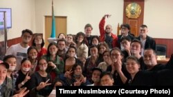 Белсенді Сүйінбике Сүлейменованың шағымы қаралған сот отырысынан кейін. Алматы, 16 мамыр 2019 жыл.