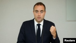 Ֆրանսիայի պաշտպանության նախարար Սեբաստիեն Լըքորնյու, արխիվ