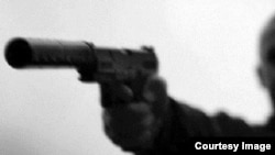В момент инцидента огнестрельное оружие имелось у обоих фигурантов. Назначены экспертизы