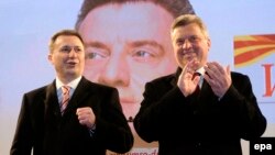 Presidento Gjorgje Ivanov (djathtas) dhe kryeministri Nikolla Gruevski 