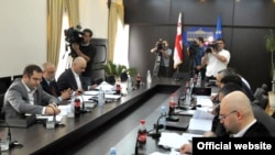 ცესკომ ინტერფრაქციულ ჯგუფს არჩევნებისათვის მზადყოფნის ინფორმაცია გააცნო
