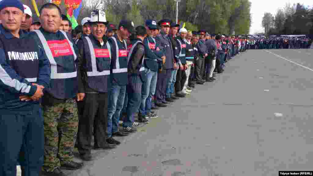 Оппозиция өкүлдөрү 24-мартта Ошто курултай өткөрөрүн жарыялаган. 