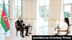 Президент Азербайджана Ильхам Алиев даёт интервью телеканалу «Аль-Арабия», 27 августа 2025 года
