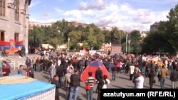 Armenia -- Opposition suppoerters gather in Yerevan's Liberty square, Yerevan, 01Oct2011