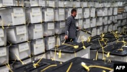 Numërimi i votave në Qendrën e Numërimit dhe Rezultateve (Foto nga arkivi) 