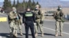 На въездах в муниципалитеты будут установлены дополнительные блокпосты. Полицейские экипажи будут строго контролировать передвижение машин