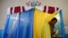 До ЦВК привезли перший протокол з мокрими печатками