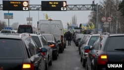 Більше 200 автомобілів заблокували в'їзди до міста, 24 січня 2017 року