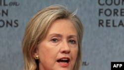 Birleşen Ştatlaryň Döwlet sekretary Hillary Klinton Daşarky gatnaşyklar baradaky geňeşde çykyş edýär, 8-nji sentýabr.